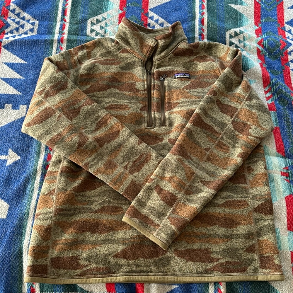 Men’s Patagonia Better Sweater camo quarter zip, size Large